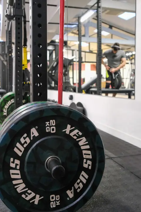 Disques de musculation et rack de cross-training
